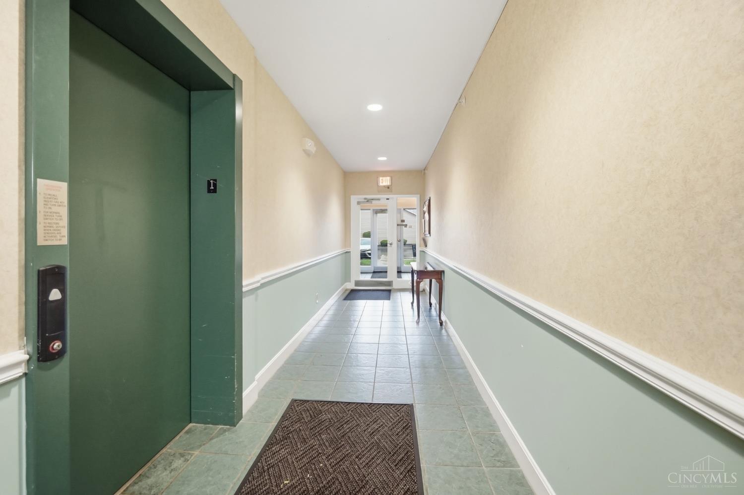 4941 N Arbor Woods Court Unit: 203