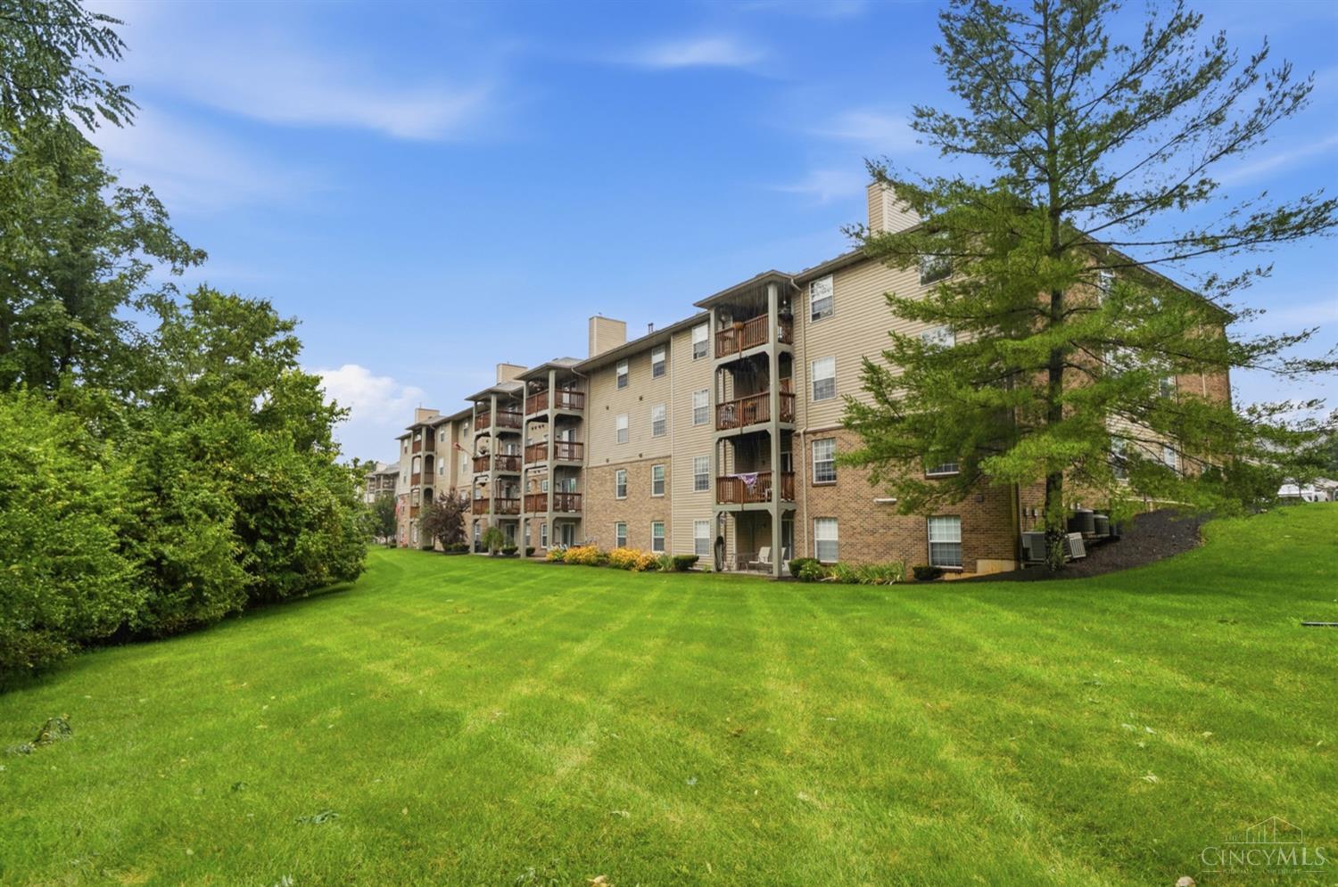 4941 N Arbor Woods Court Unit: 203