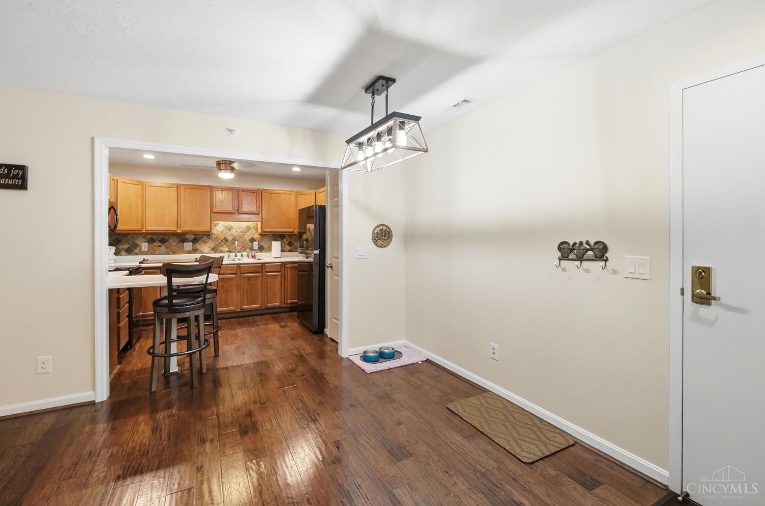 4941 N Arbor Woods Court Unit: 203