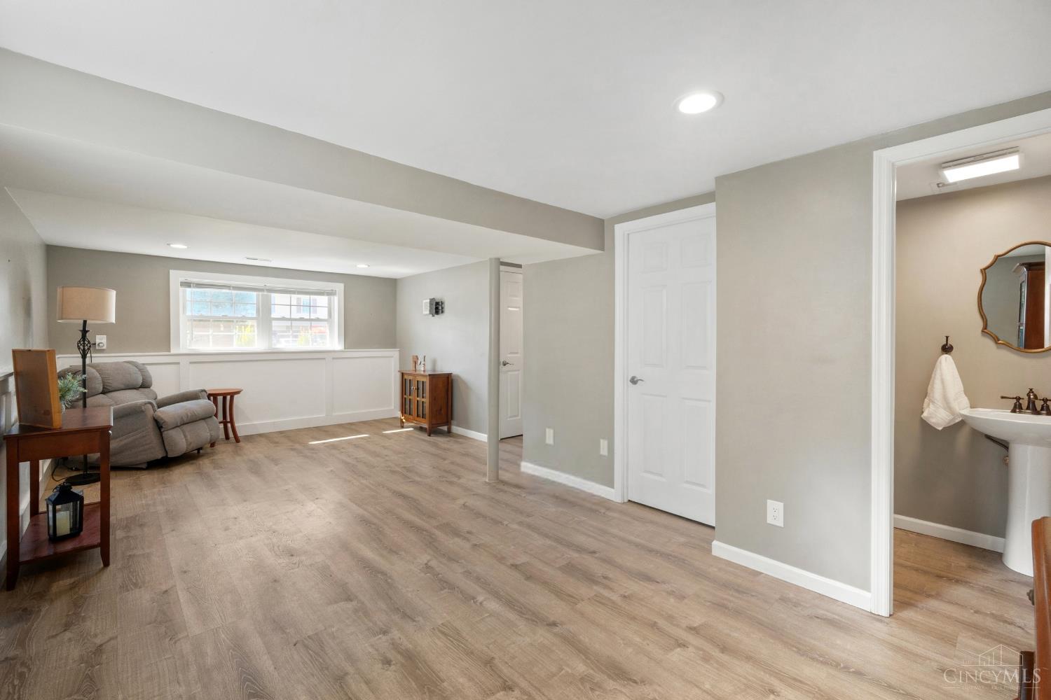 5158 Dundas Drive