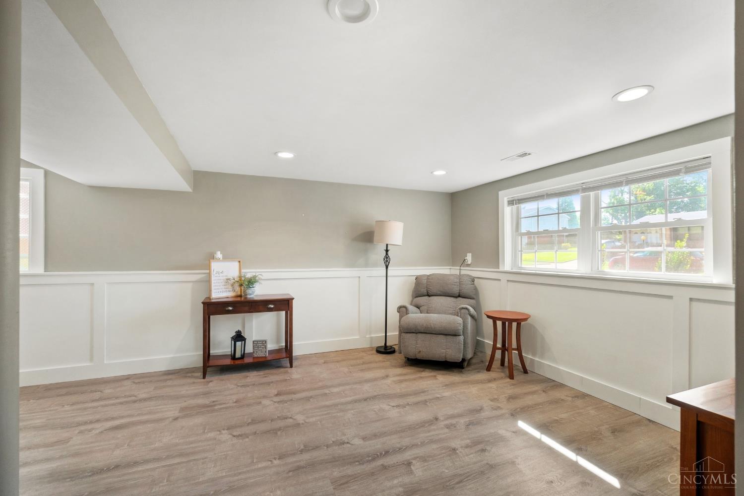 5158 Dundas Drive