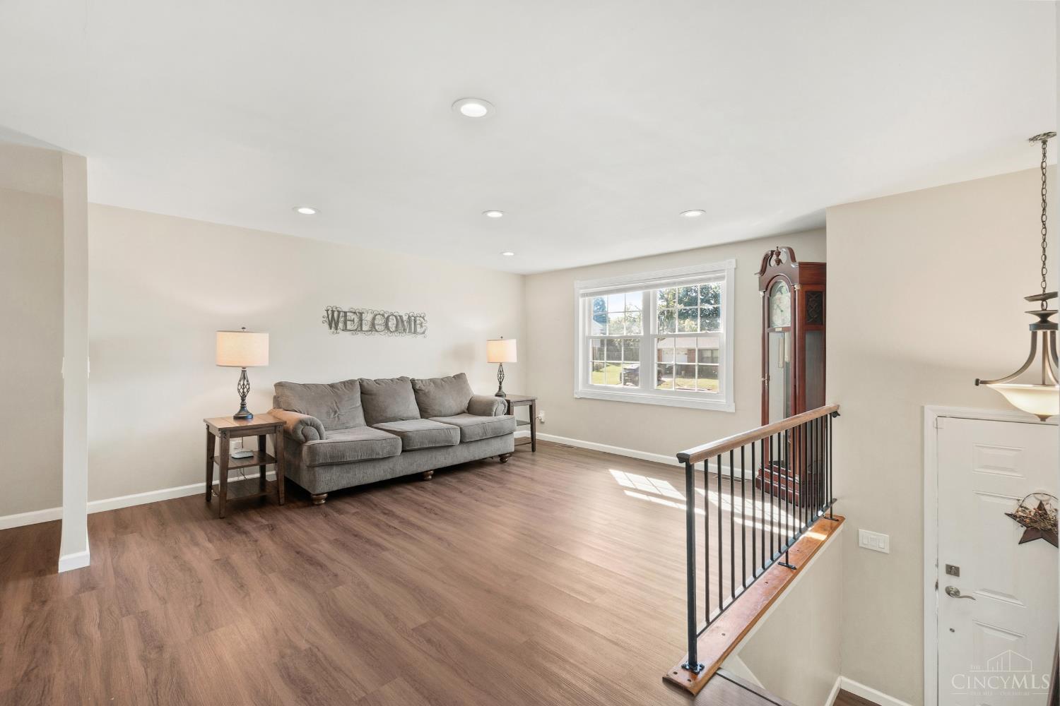 5158 Dundas Drive
