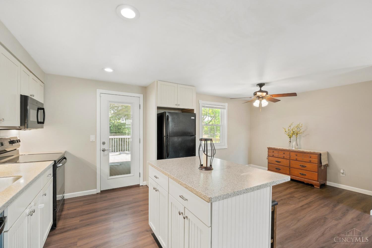 5158 Dundas Drive