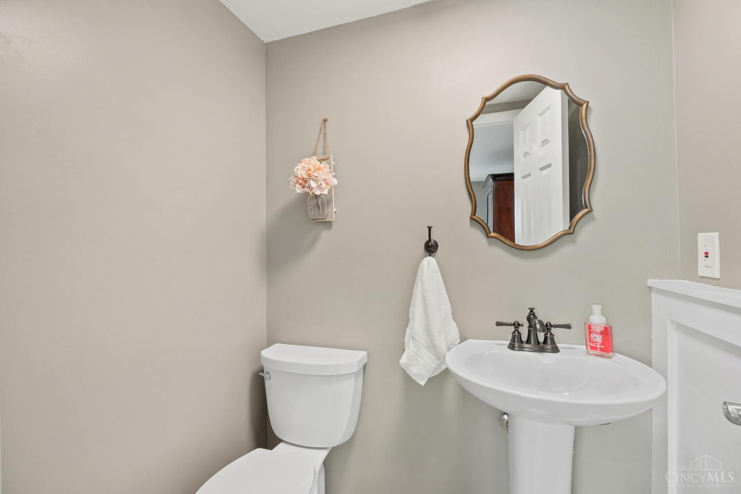 5158 Dundas Drive