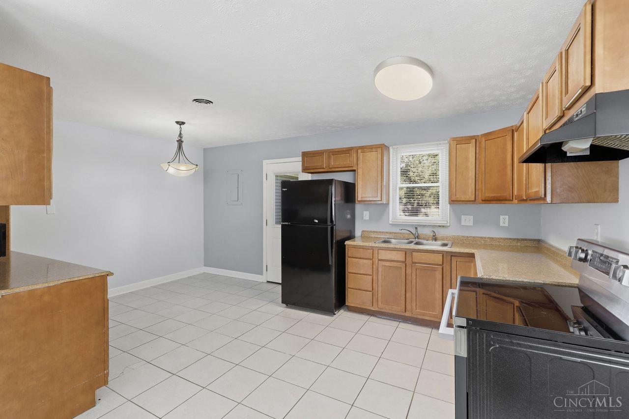 8005 Crest Acres Drive