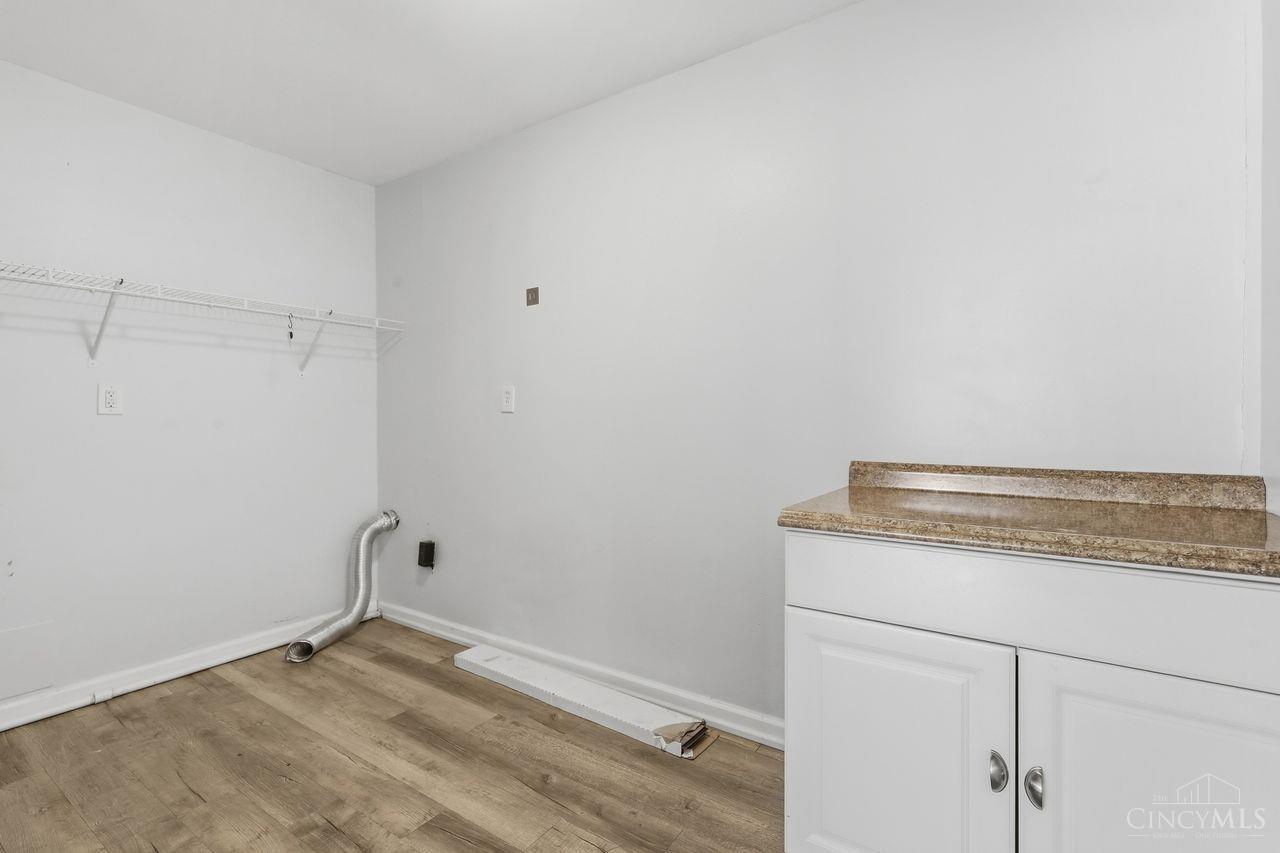8005 Crest Acres Drive
