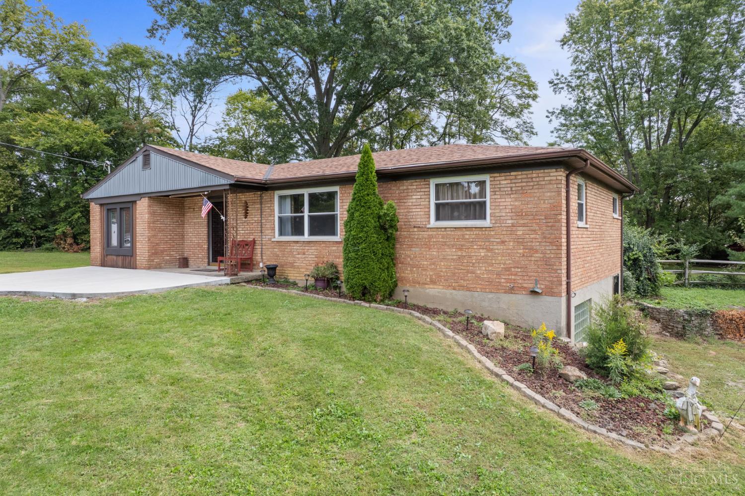 475 Breezy Lane