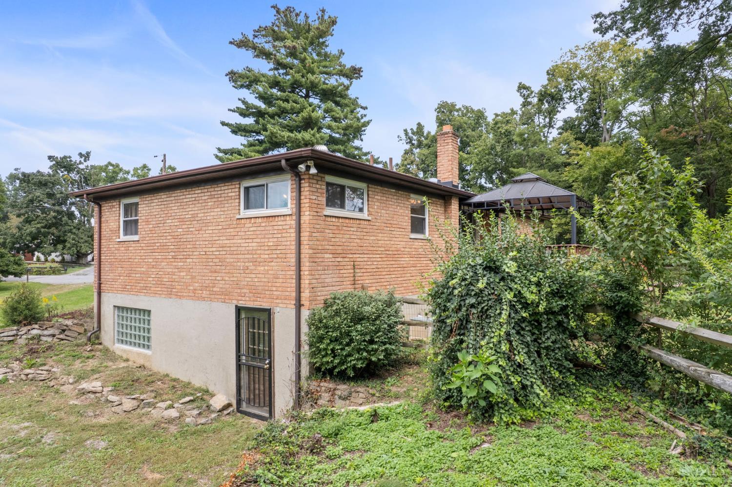 475 Breezy Lane