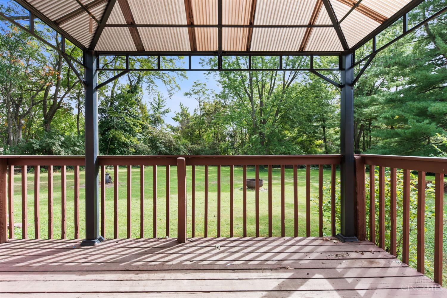 475 Breezy Lane