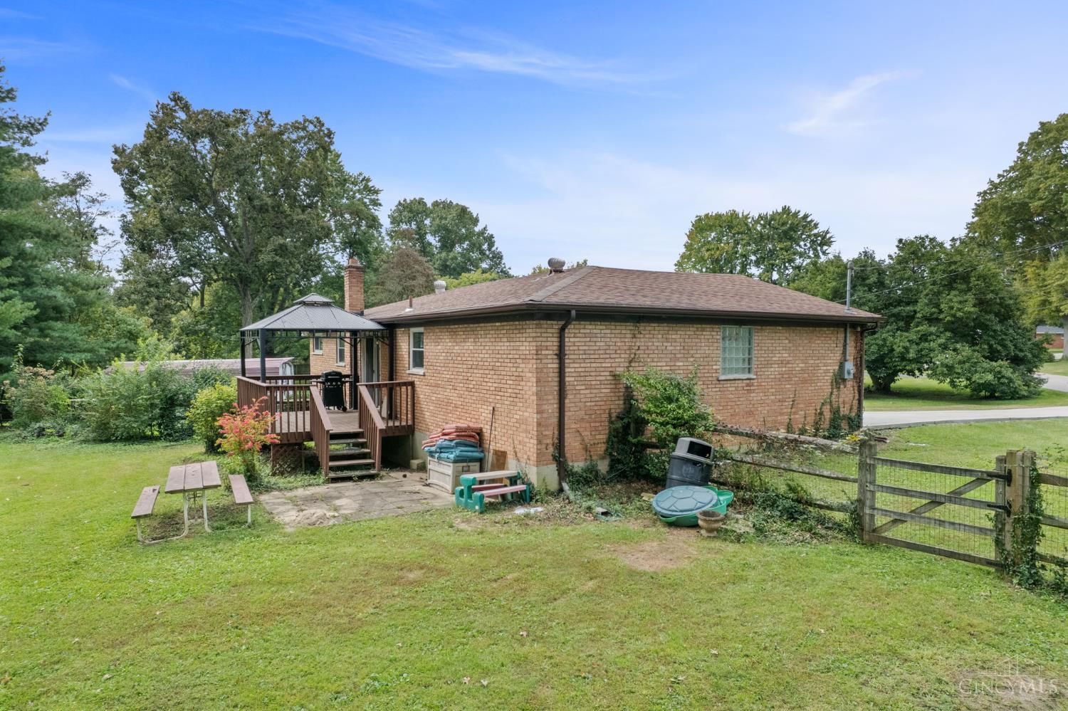 475 Breezy Lane