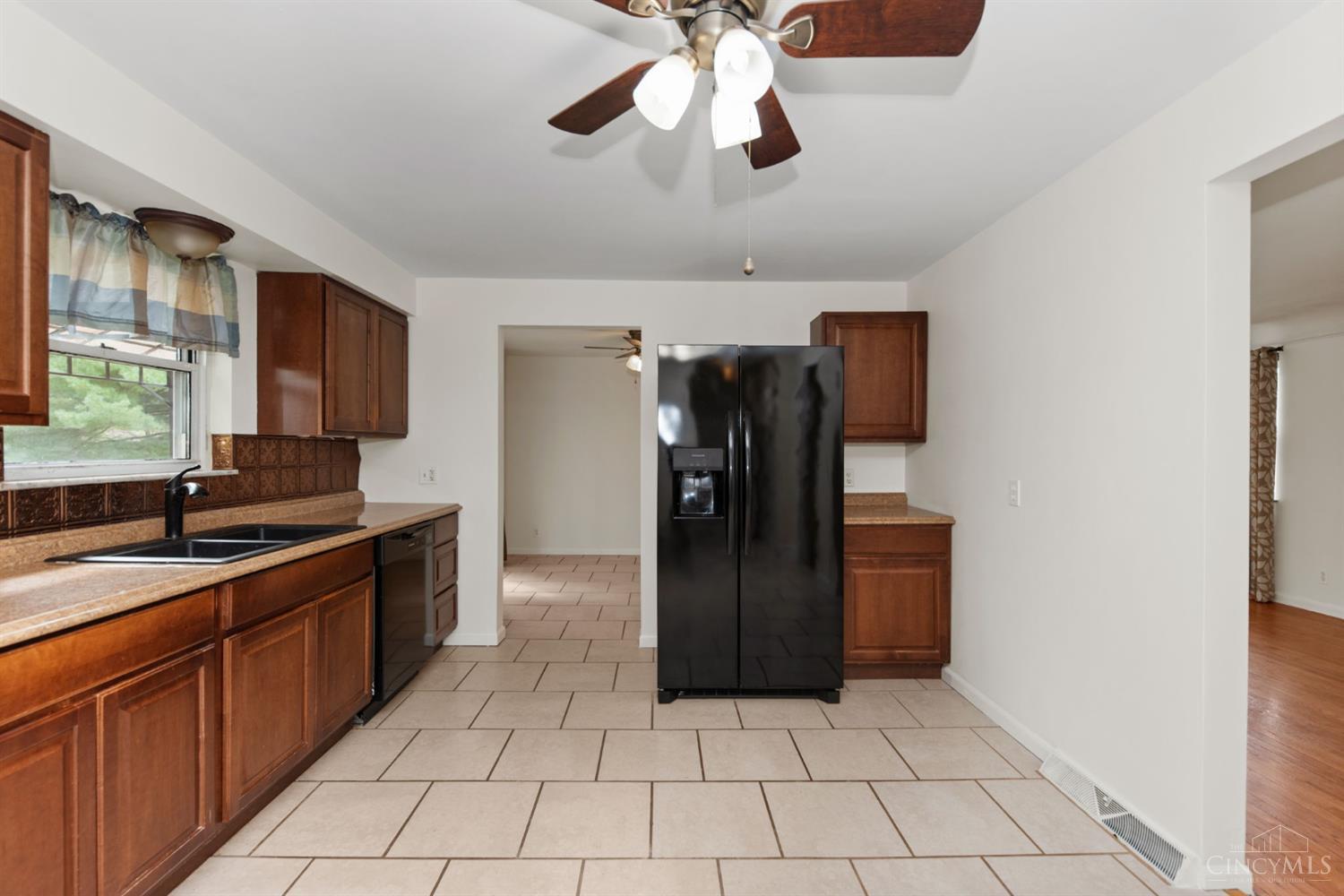 475 Breezy Lane