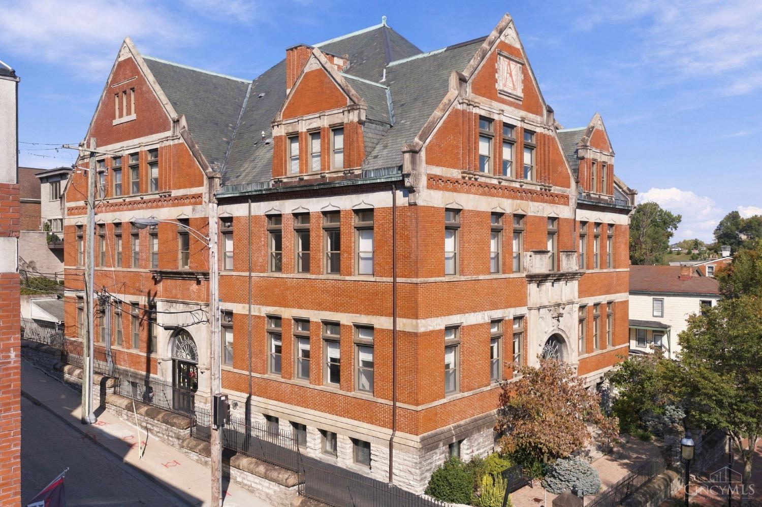 1125 Saint Gregory Street Unit: 202
