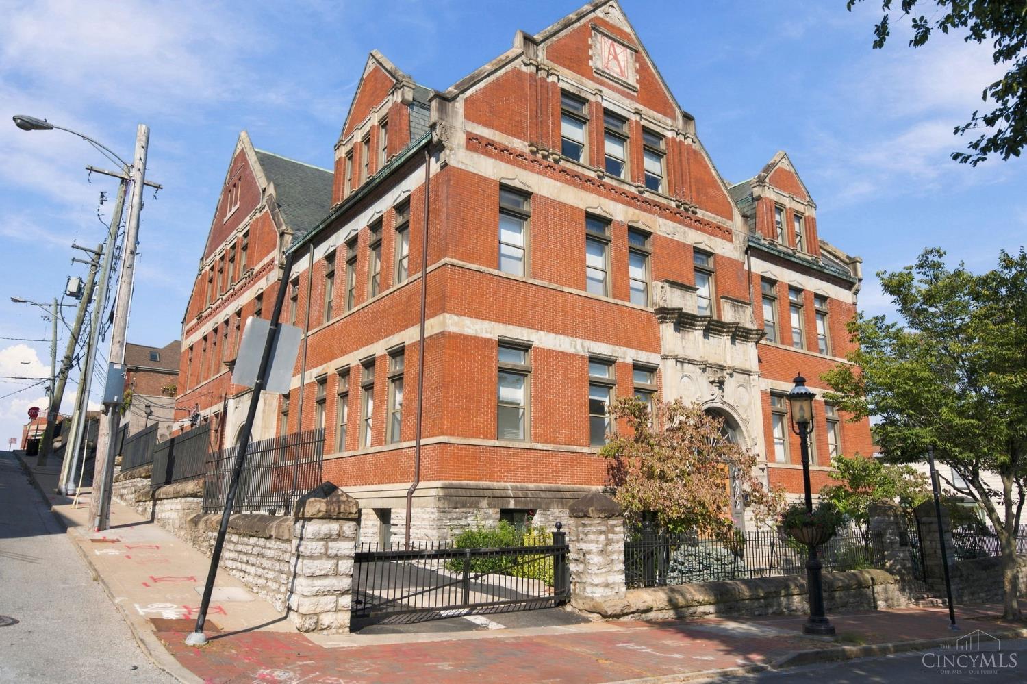 1125 Saint Gregory Street Unit: 202