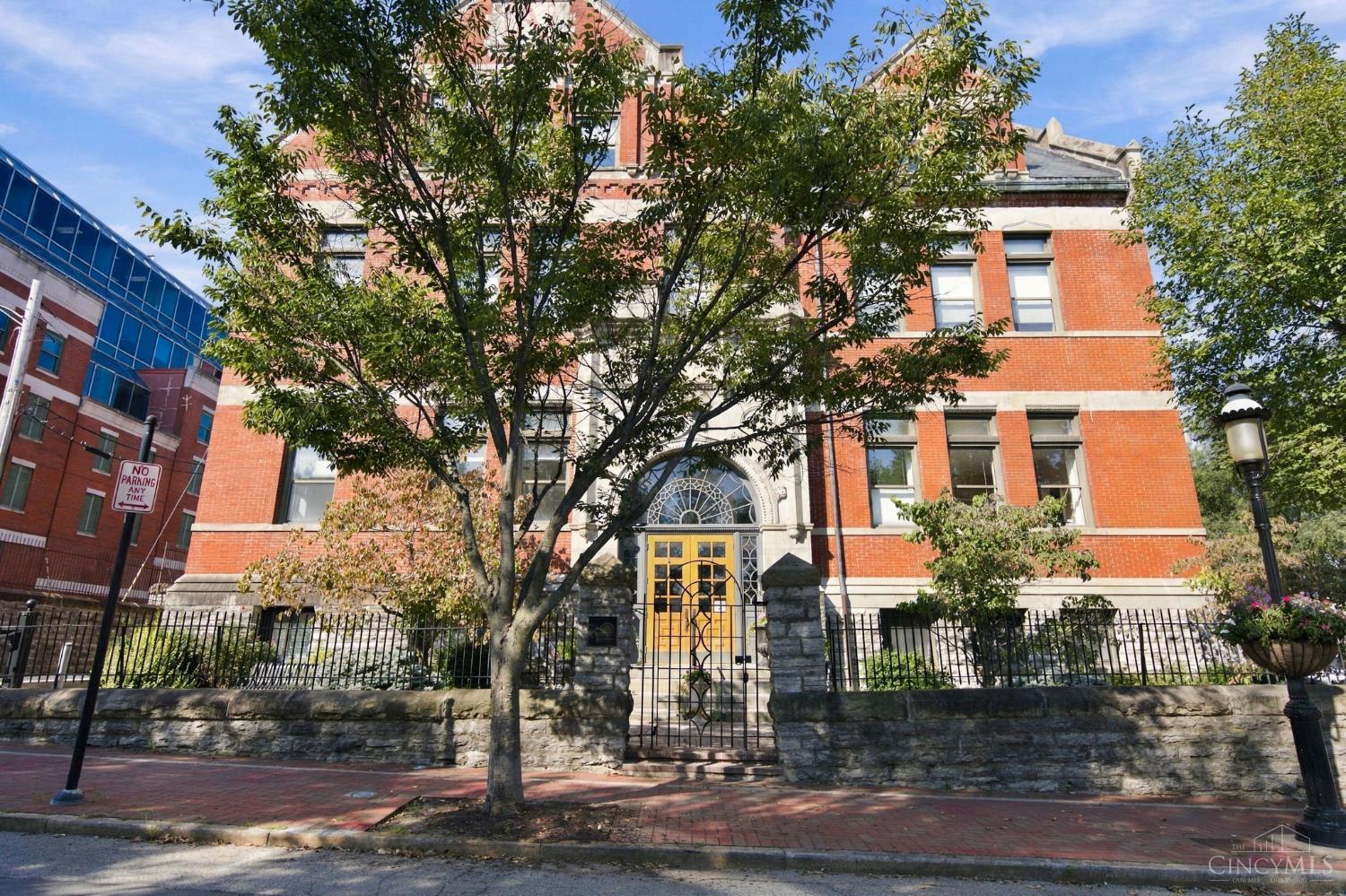 1125 Saint Gregory Street Unit: 202
