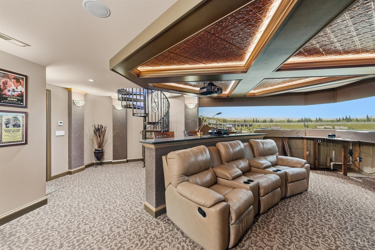 7096 Hollywood Drive