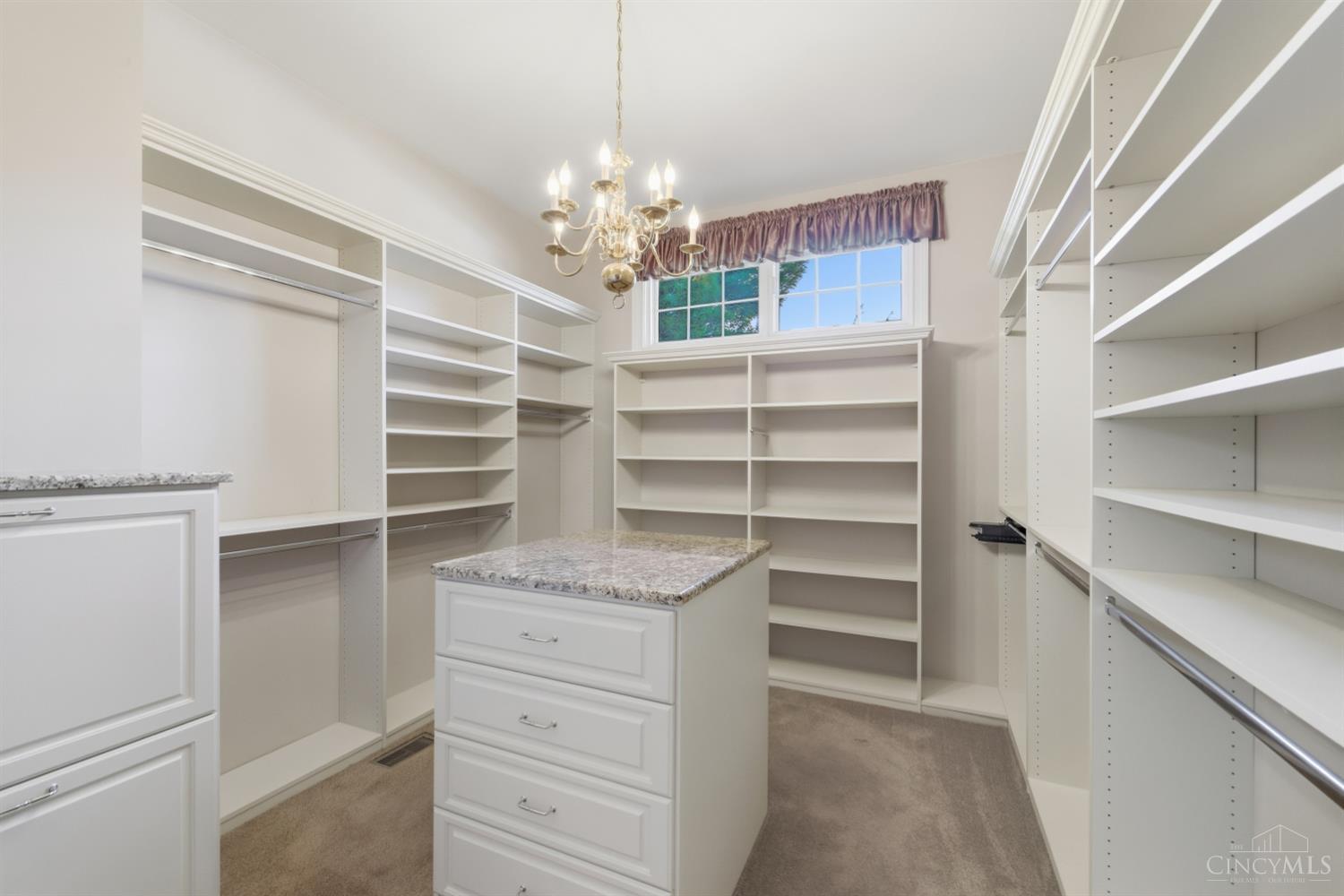 7096 Hollywood Drive