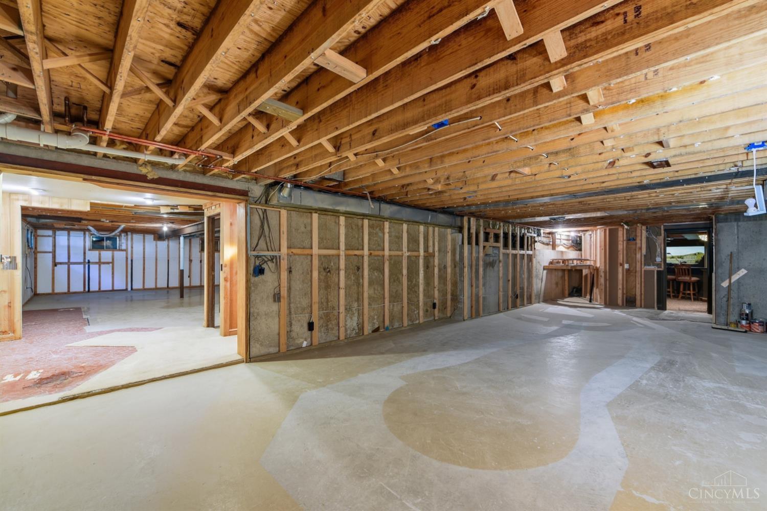 7096 Hollywood Drive
