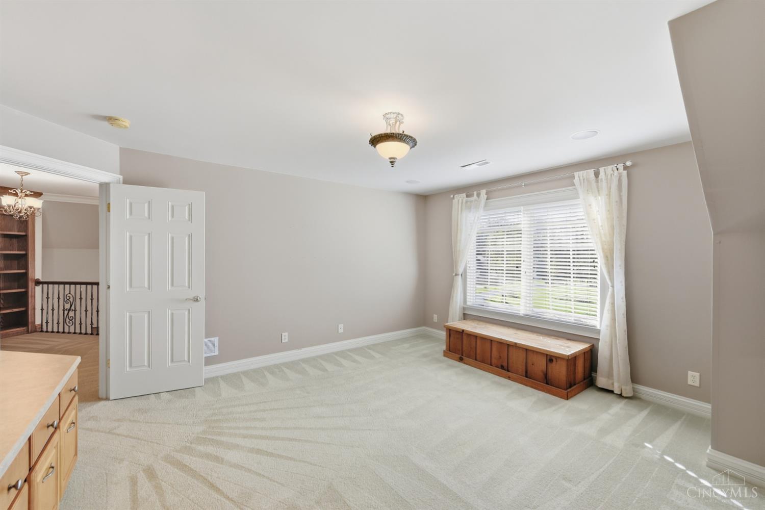 7096 Hollywood Drive