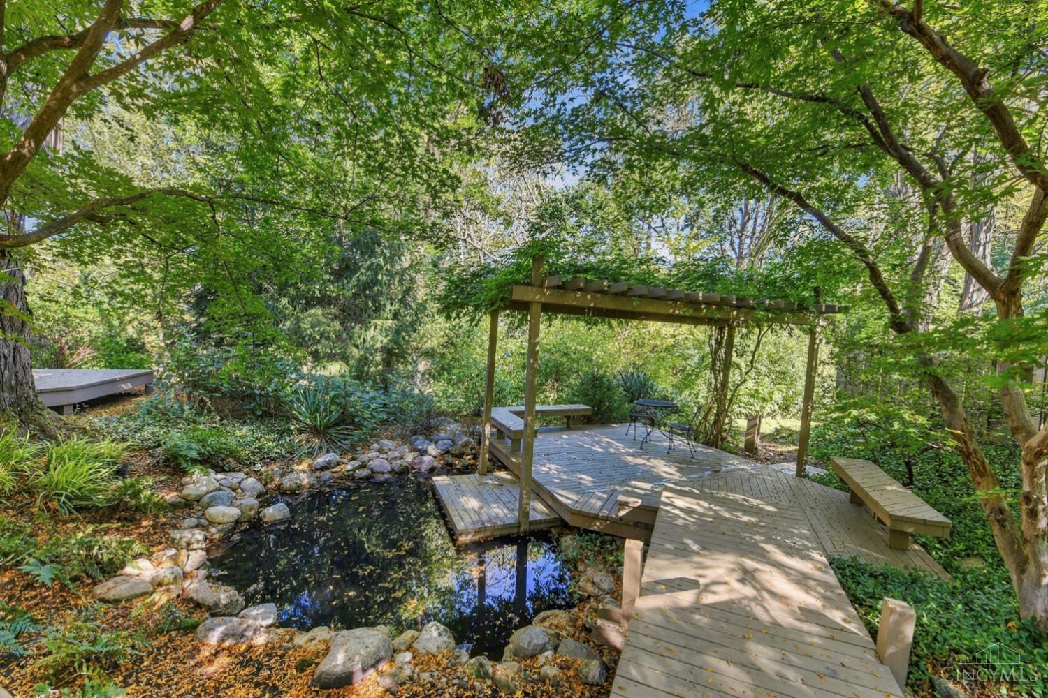 7096 Hollywood Drive