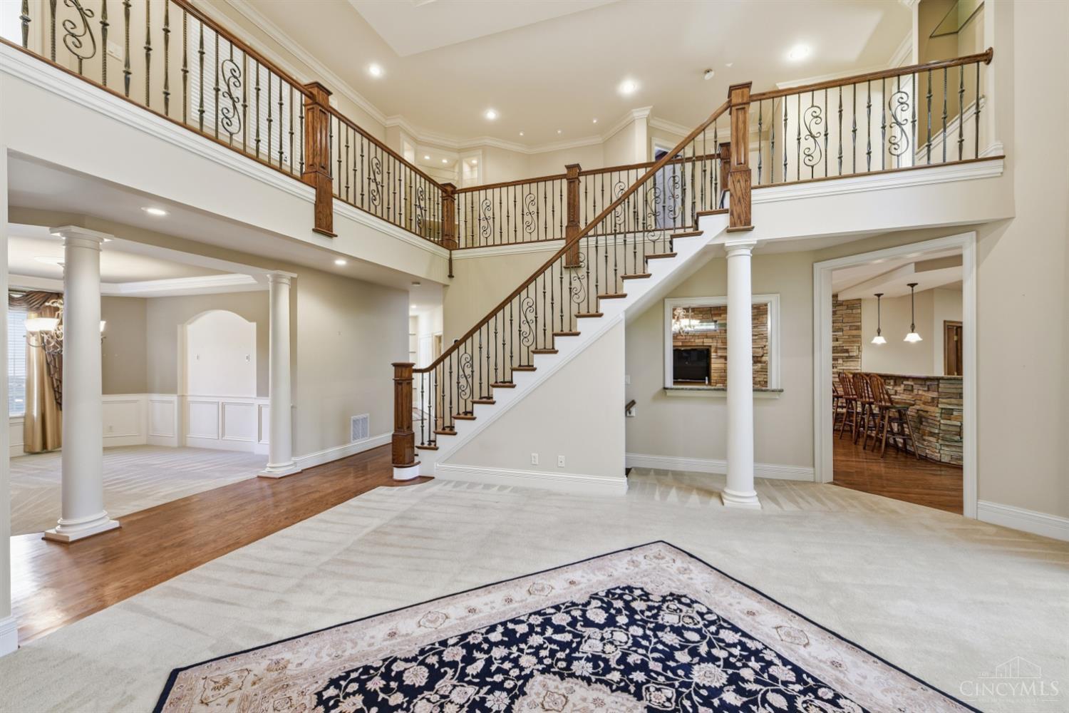 7096 Hollywood Drive