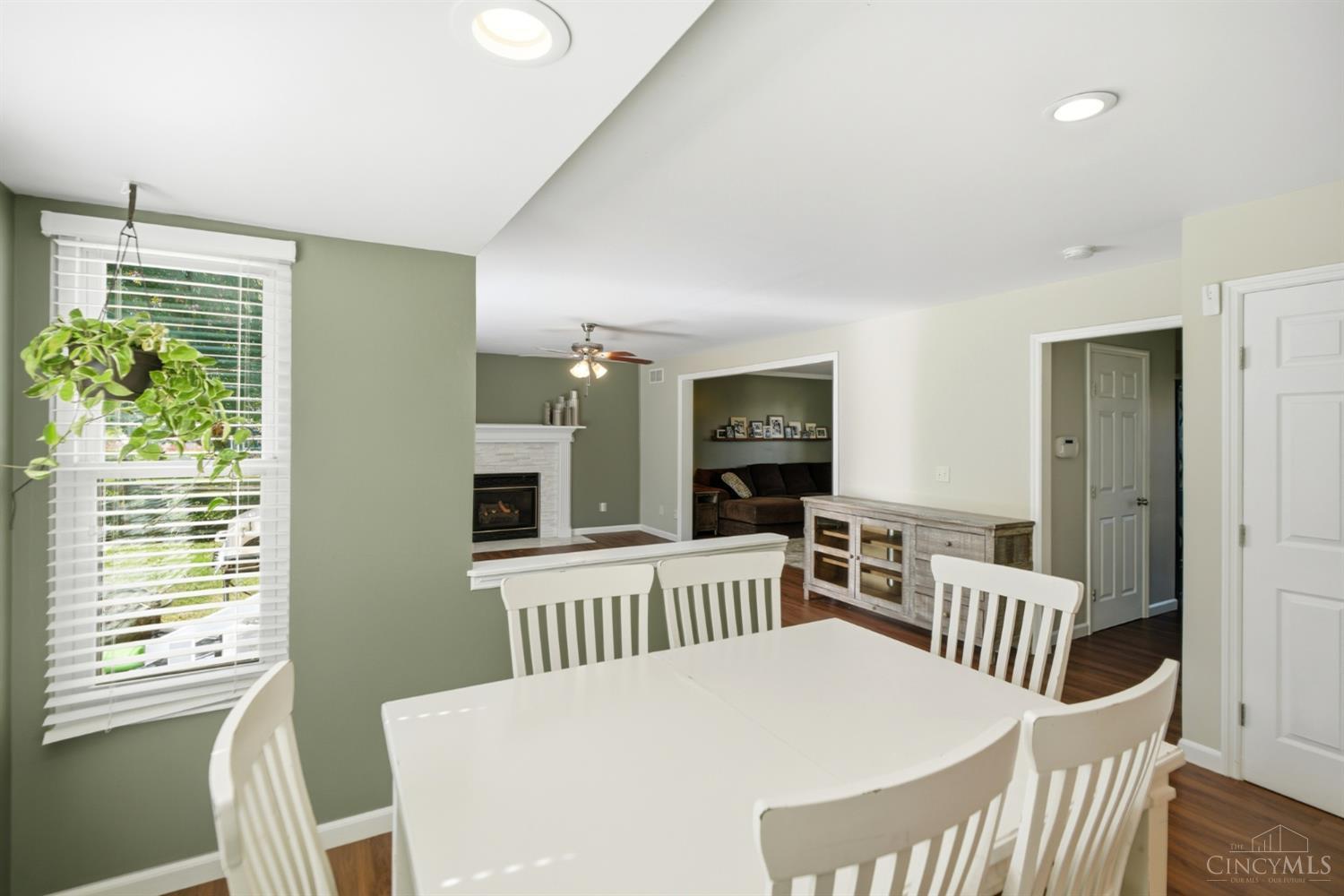 5015 Grandin Ridge Drive
