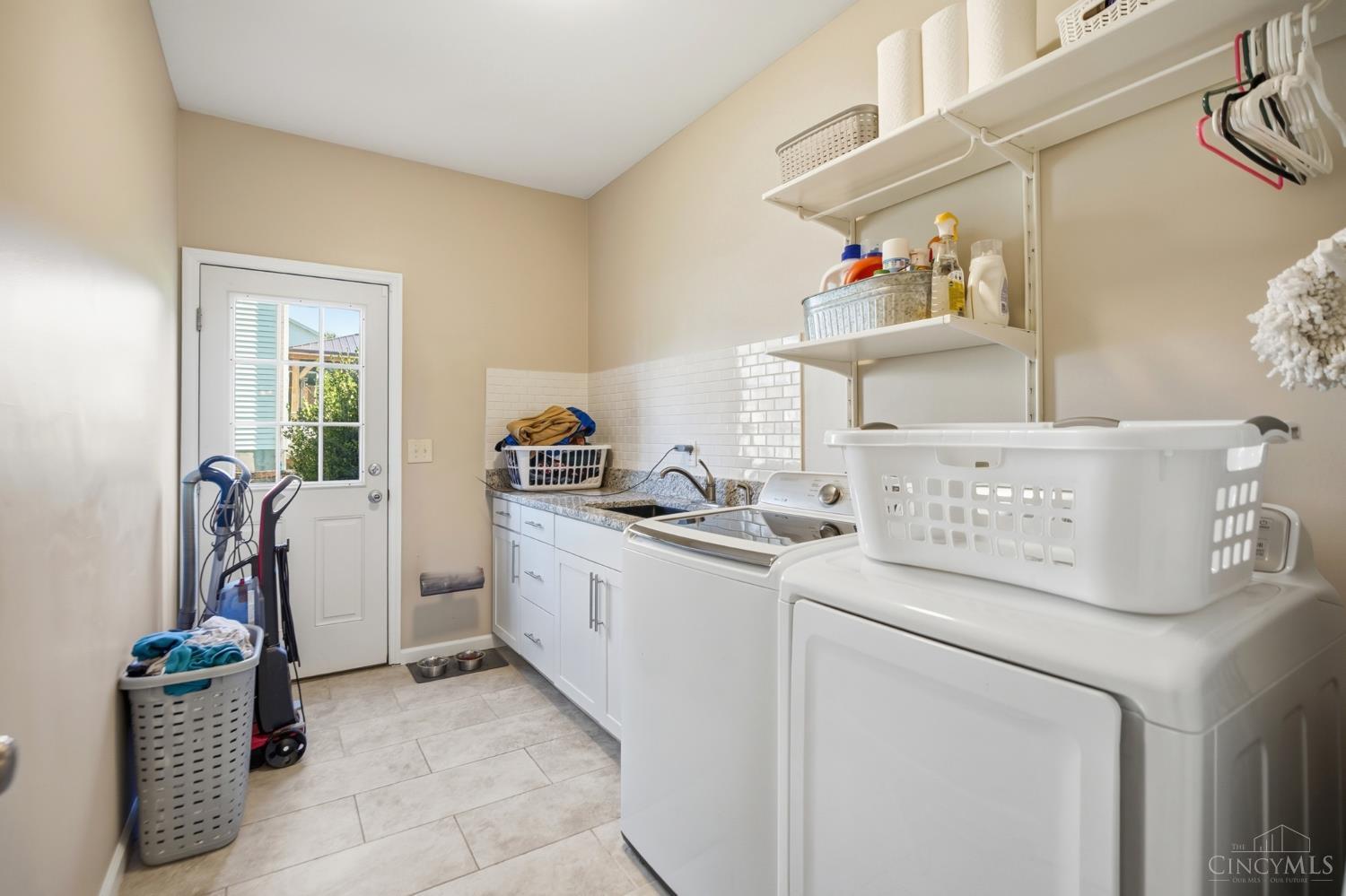 5015 Grandin Ridge Drive