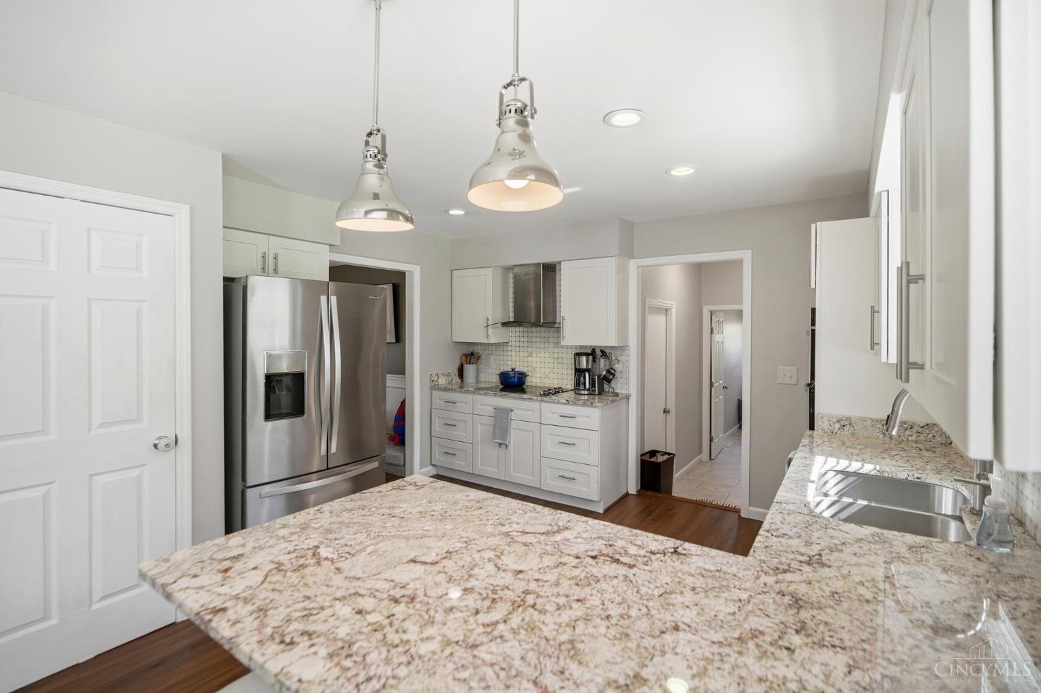 5015 Grandin Ridge Drive
