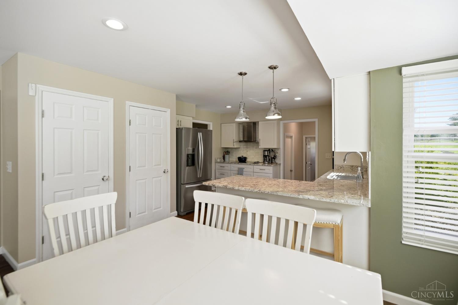 5015 Grandin Ridge Drive