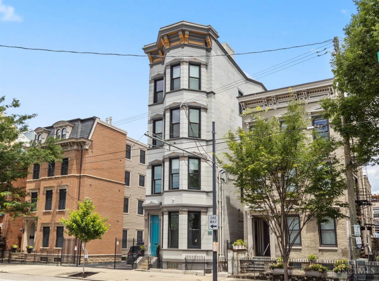 1420 Elm Street Unit: 2