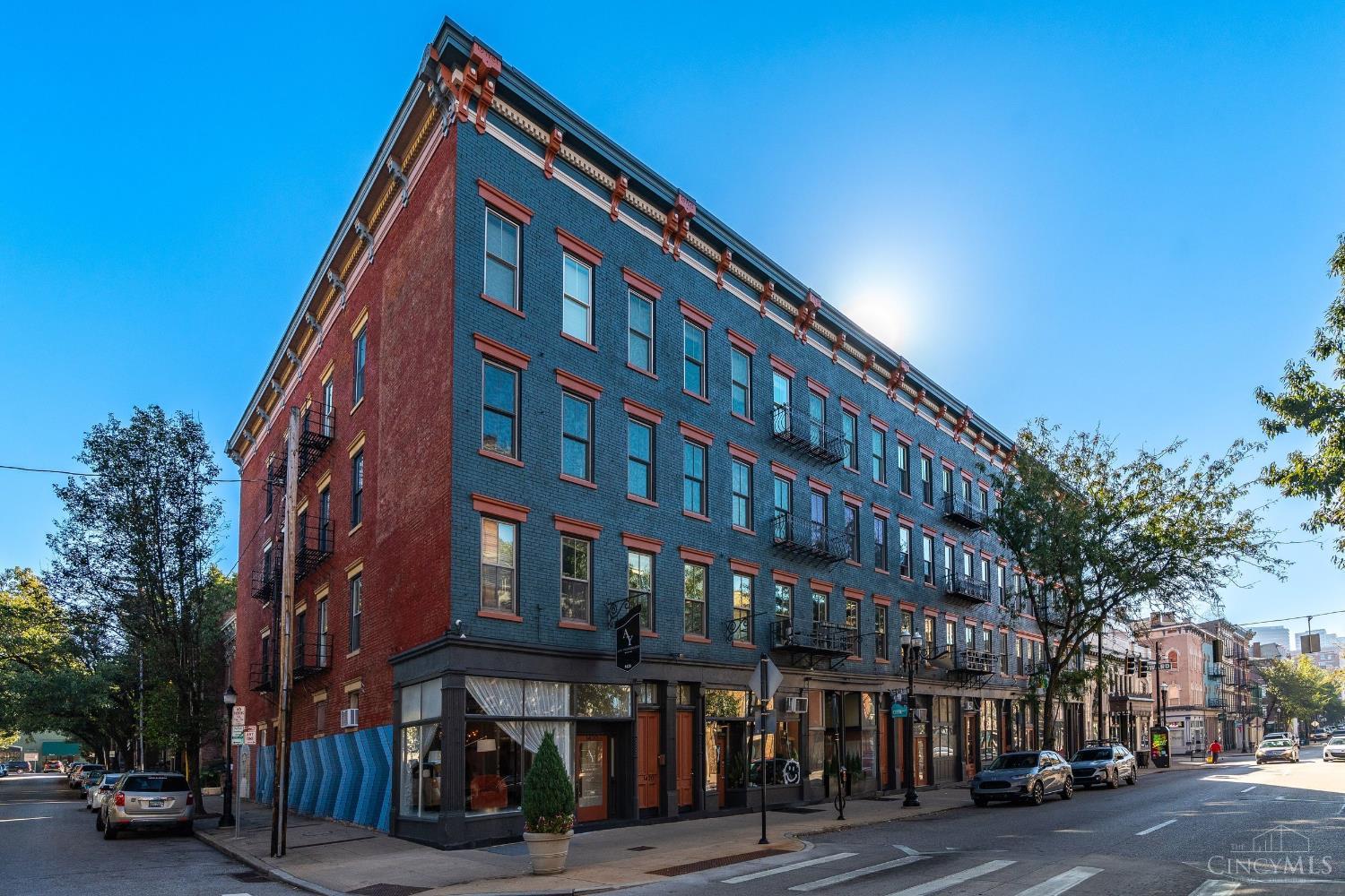 1420 Main Street Unit: 4F
