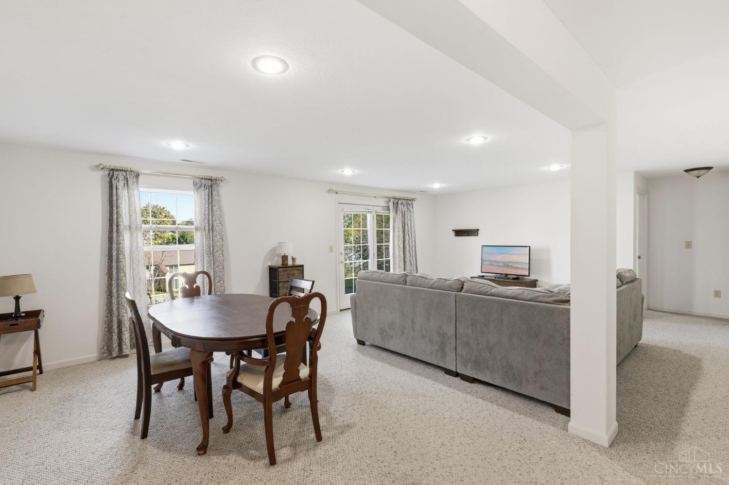 3302 Emerald Lakes Drive Unit: 6