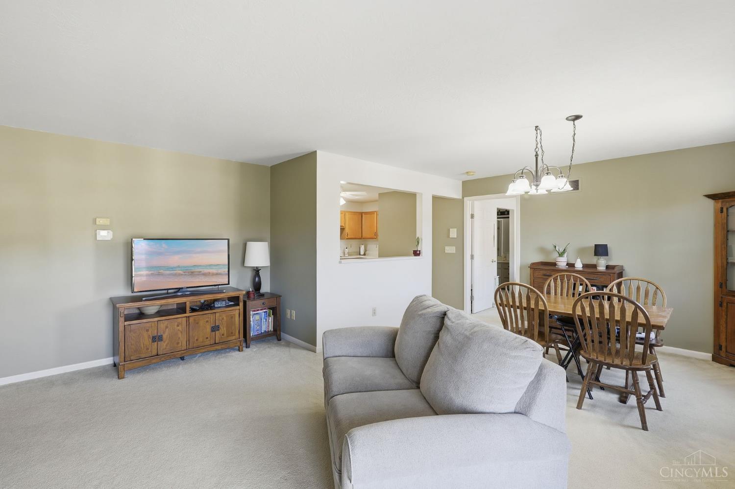3302 Emerald Lakes Drive Unit: 6