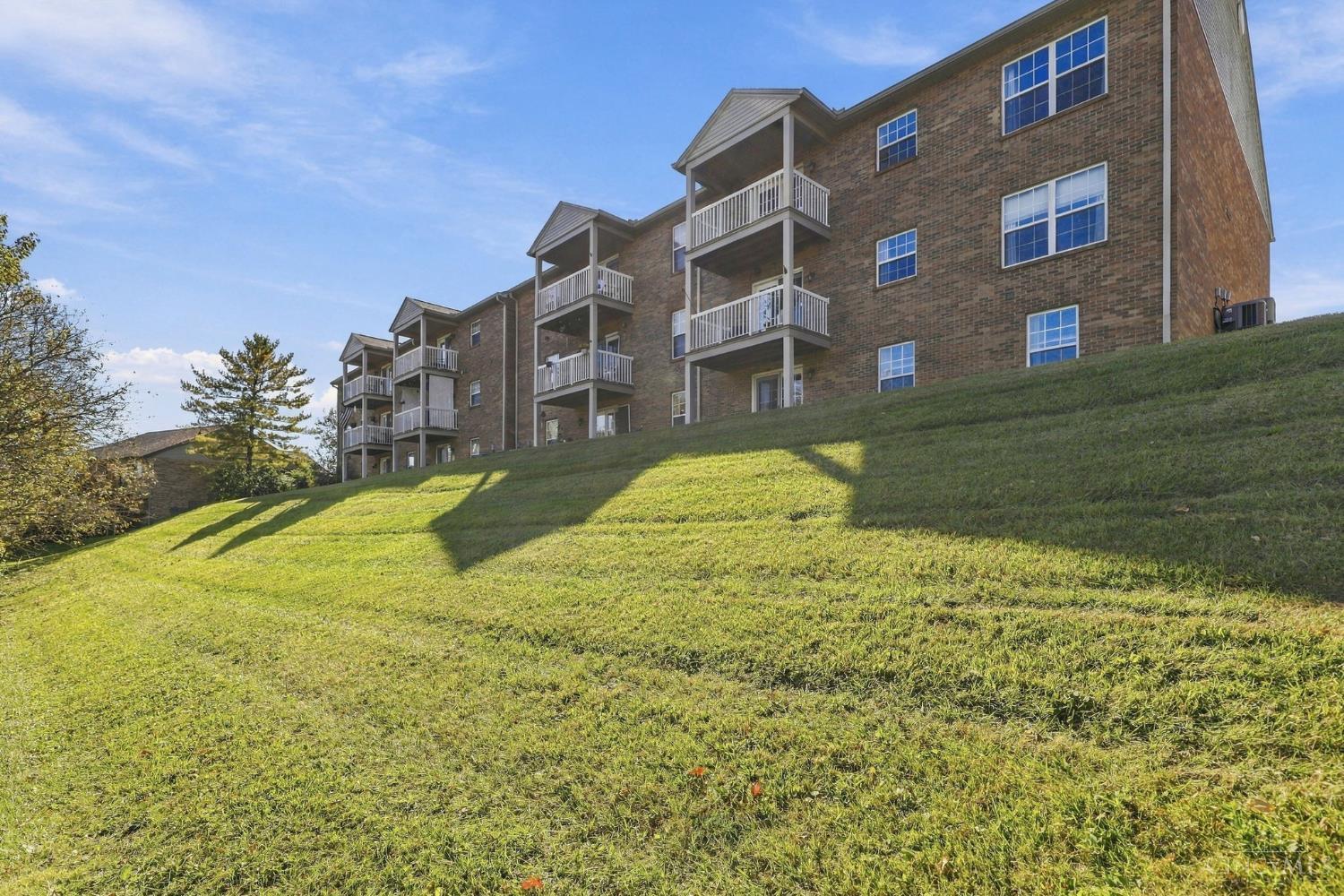 3302 Emerald Lakes Drive Unit: 6