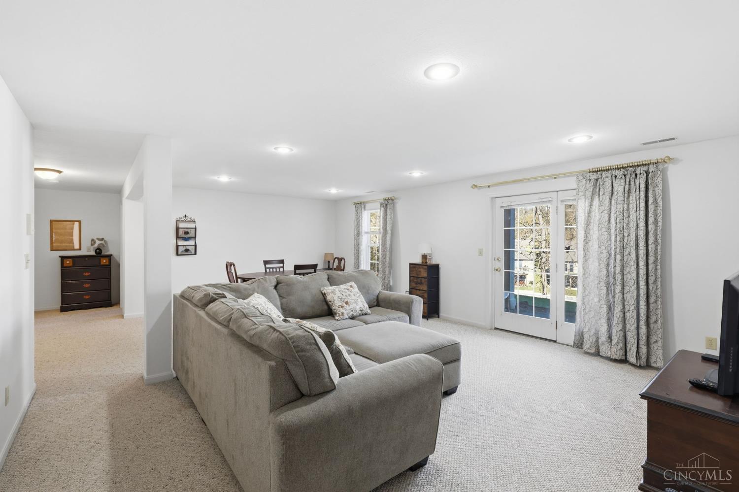 3302 Emerald Lakes Drive Unit: 6