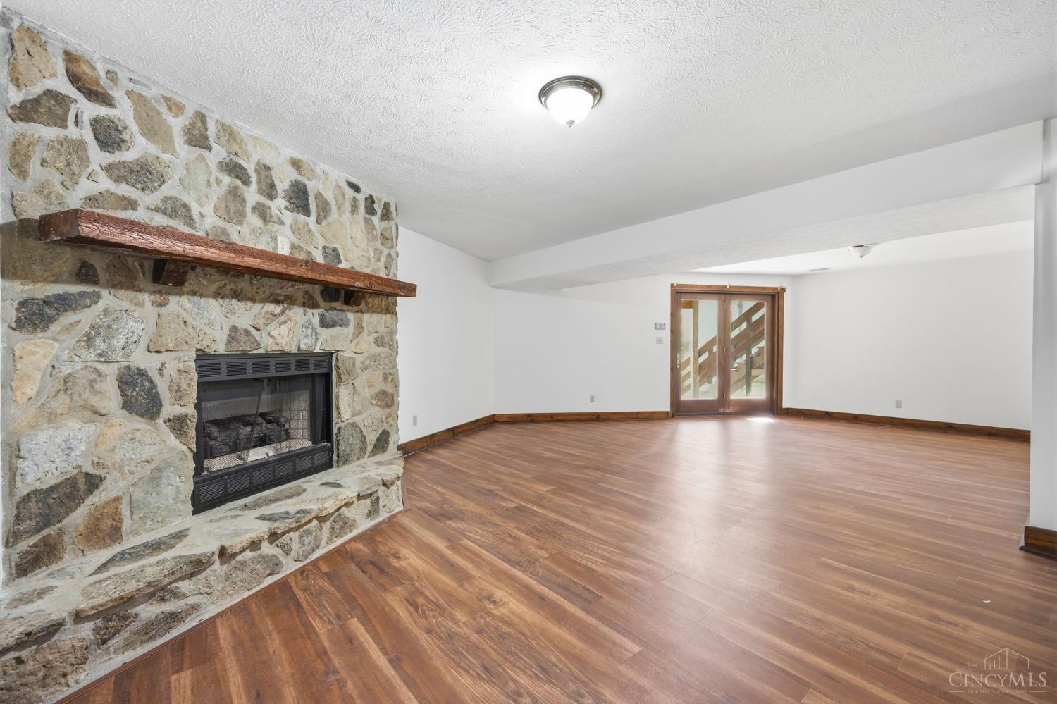 4725 Dewey Drive