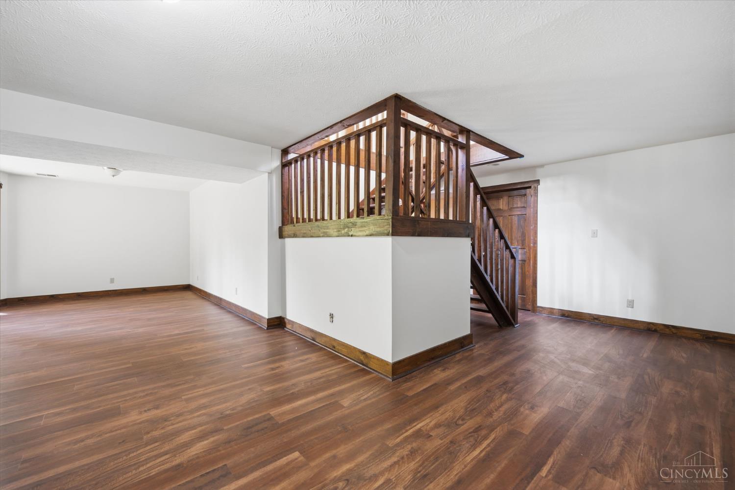 4725 Dewey Drive