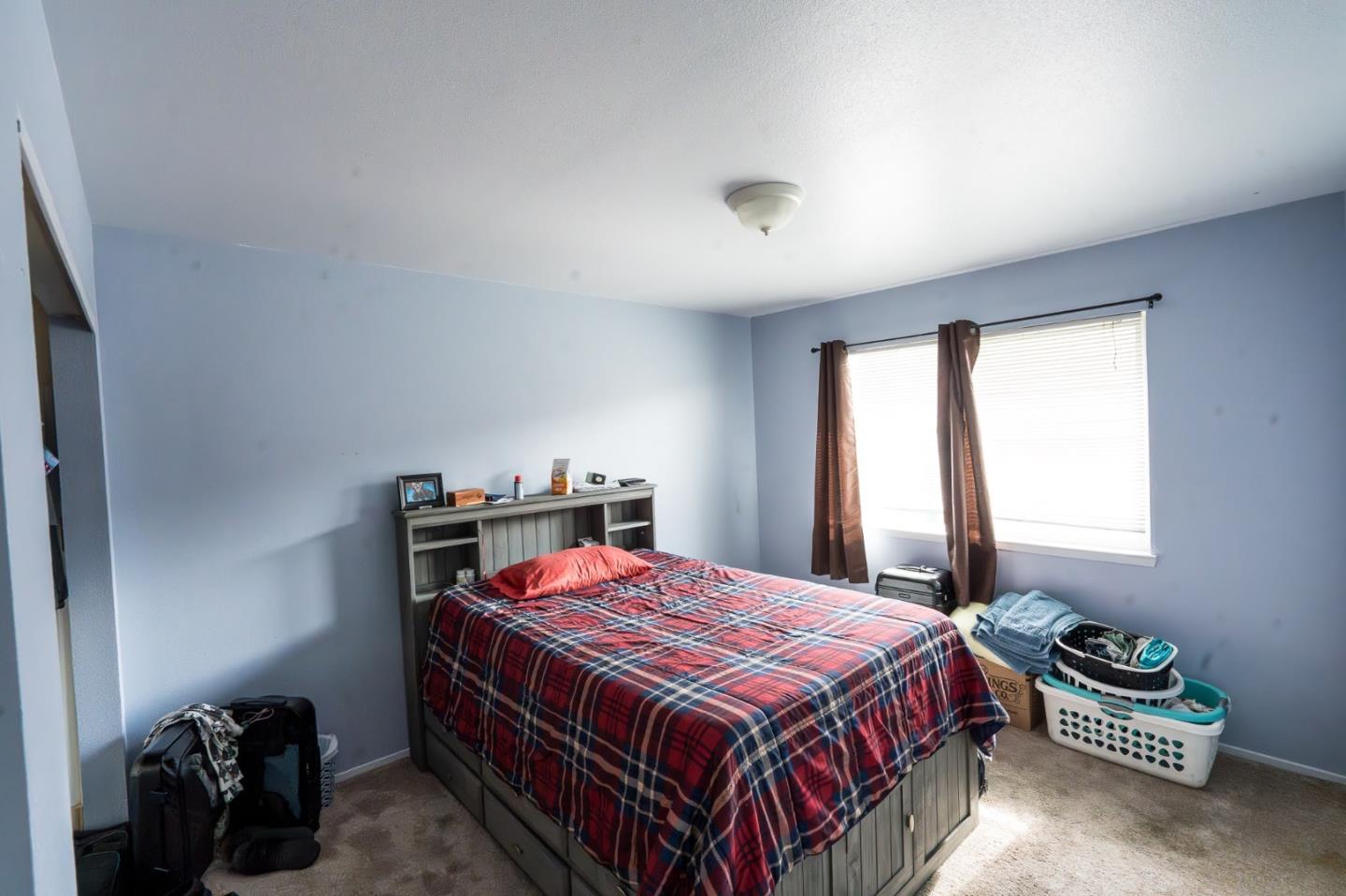 30 West San Joaquin Street 6