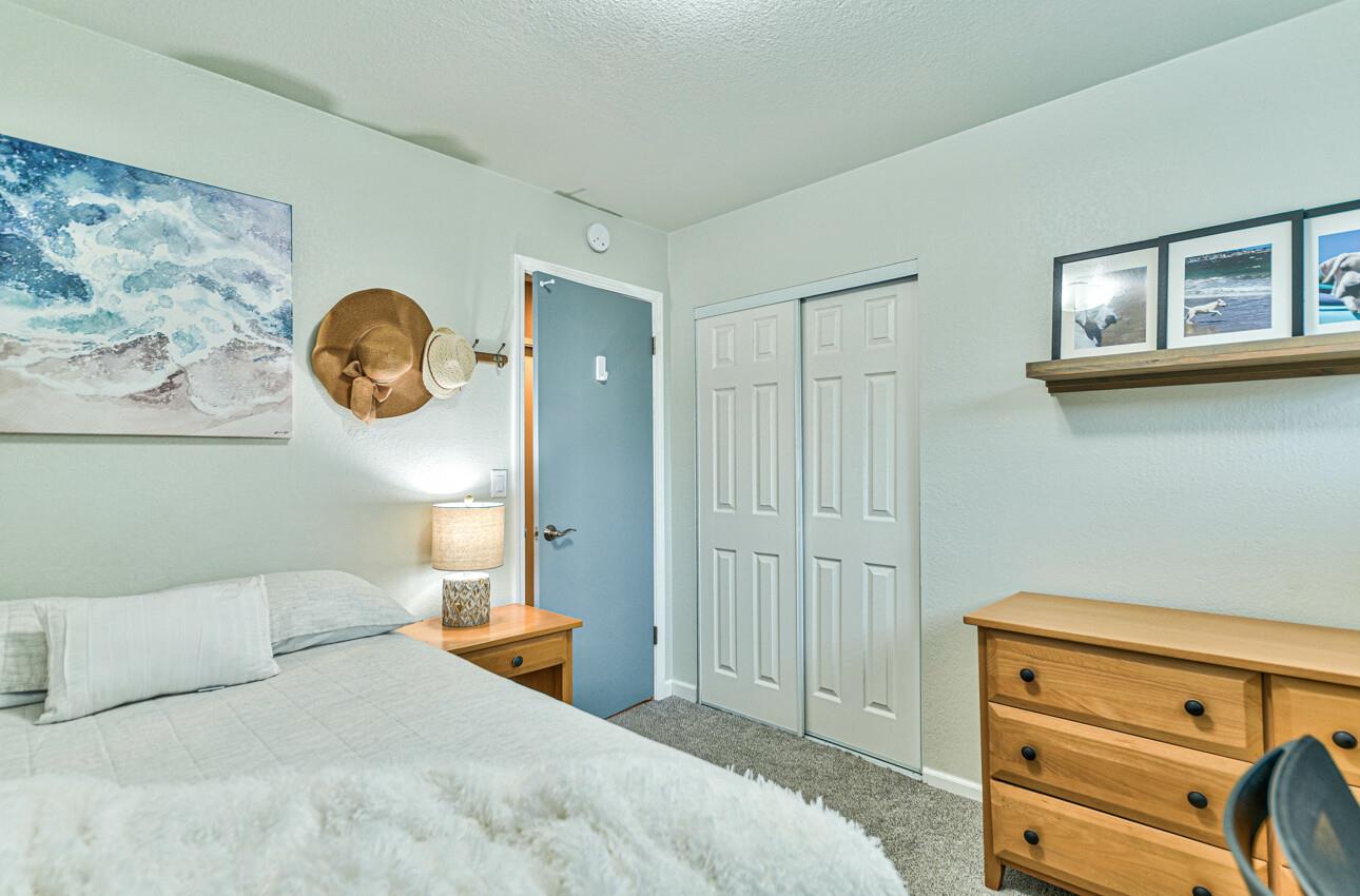 15095 Oak Hills Drive