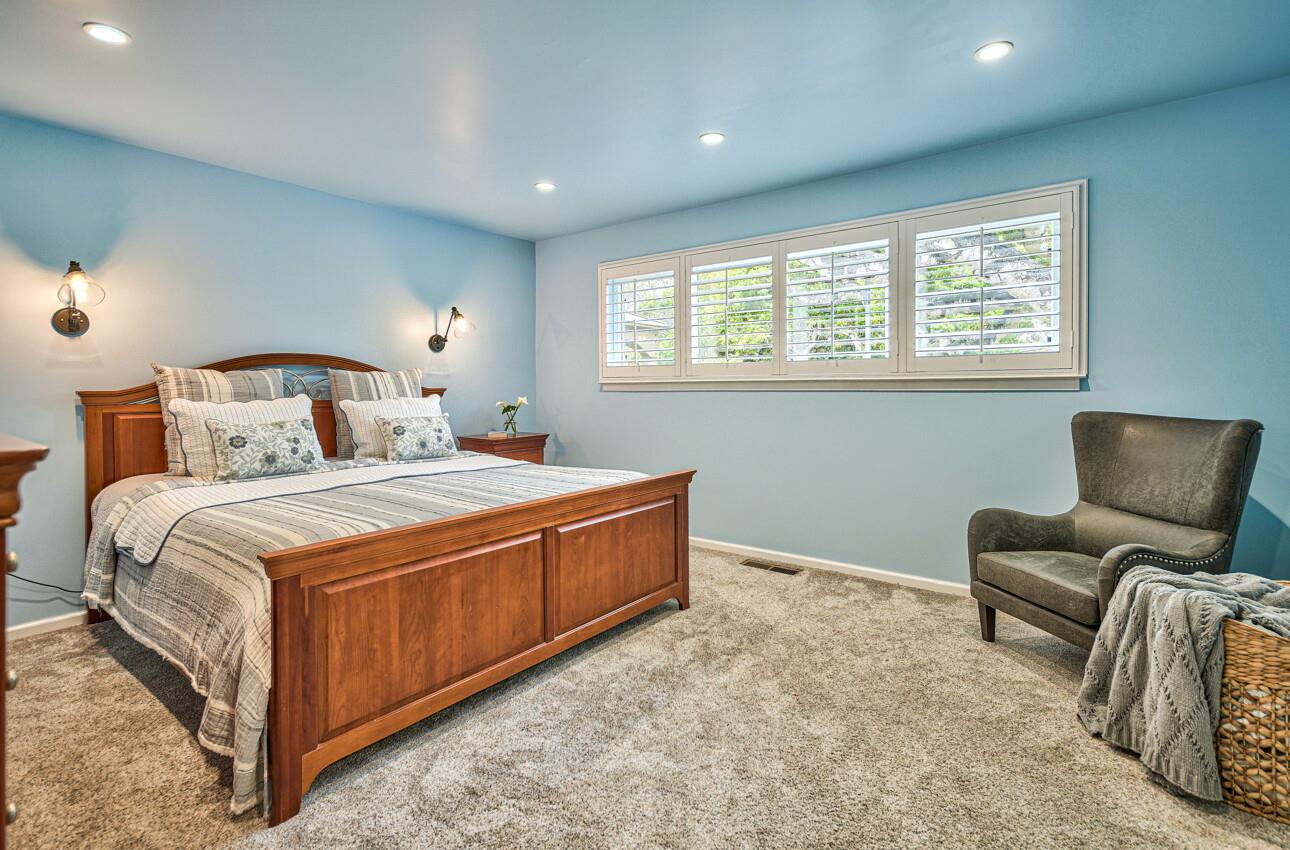 15095 Oak Hills Drive