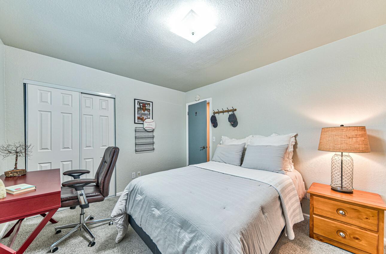 15095 Oak Hills Drive