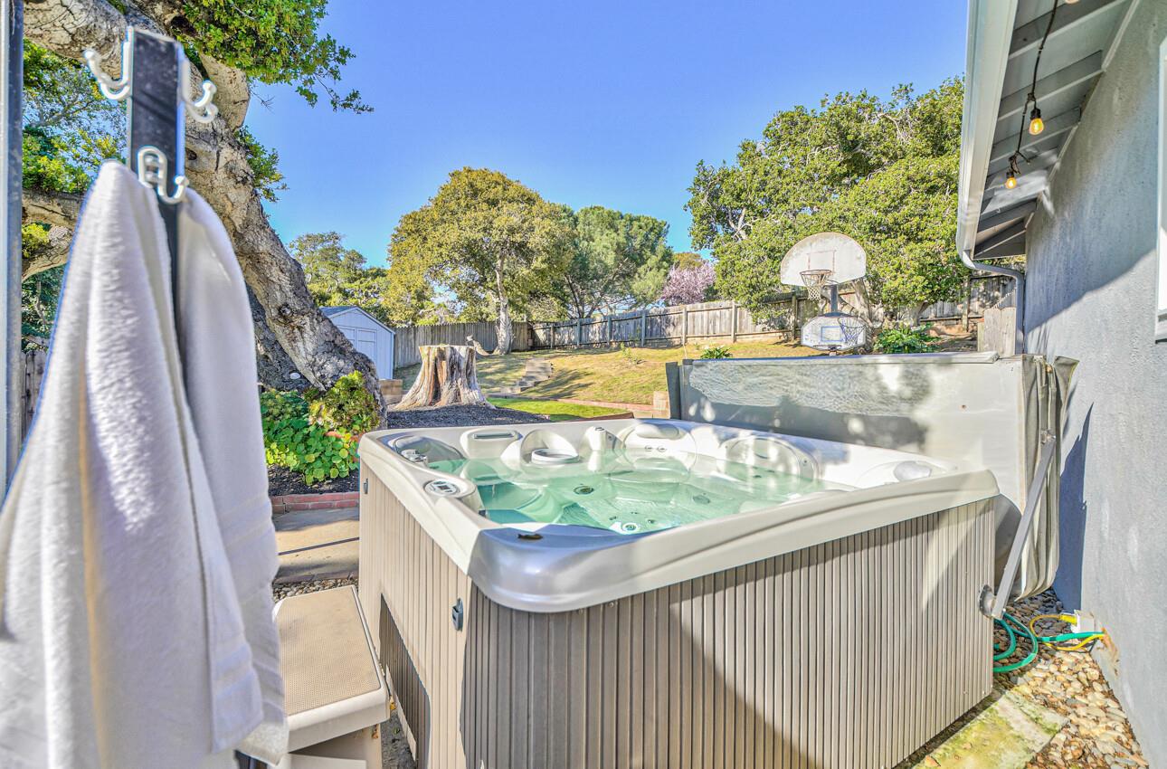 15095 Oak Hills Drive