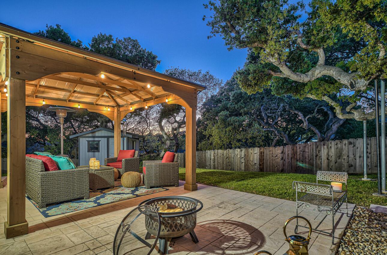 15095 Oak Hills Drive