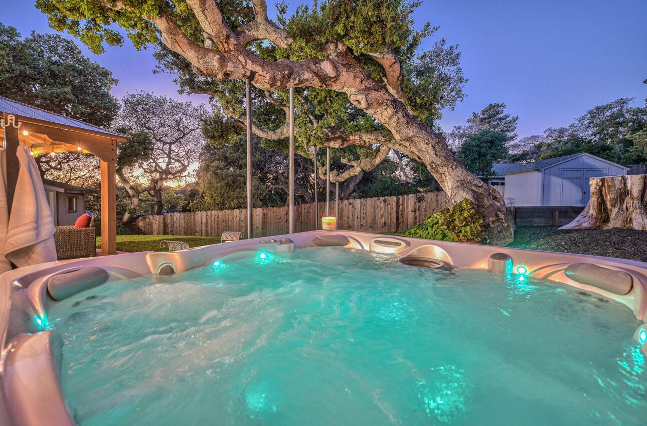 15095 Oak Hills Drive