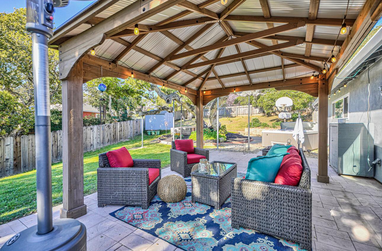 15095 Oak Hills Drive