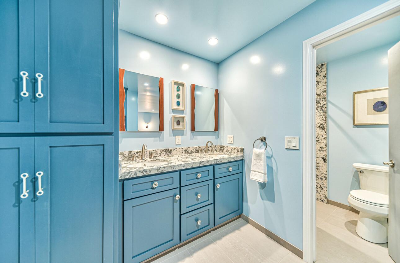 15095 Oak Hills Drive