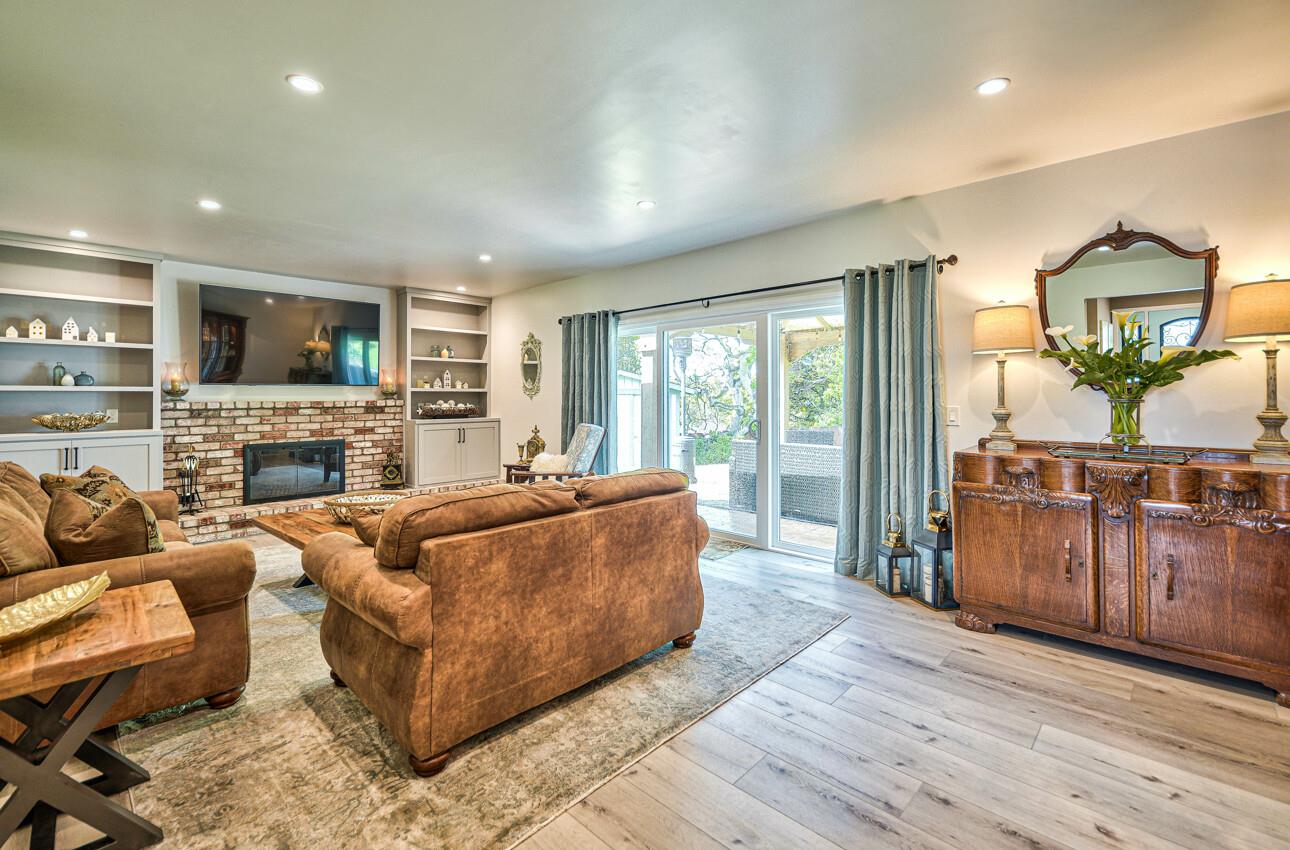 15095 Oak Hills Drive