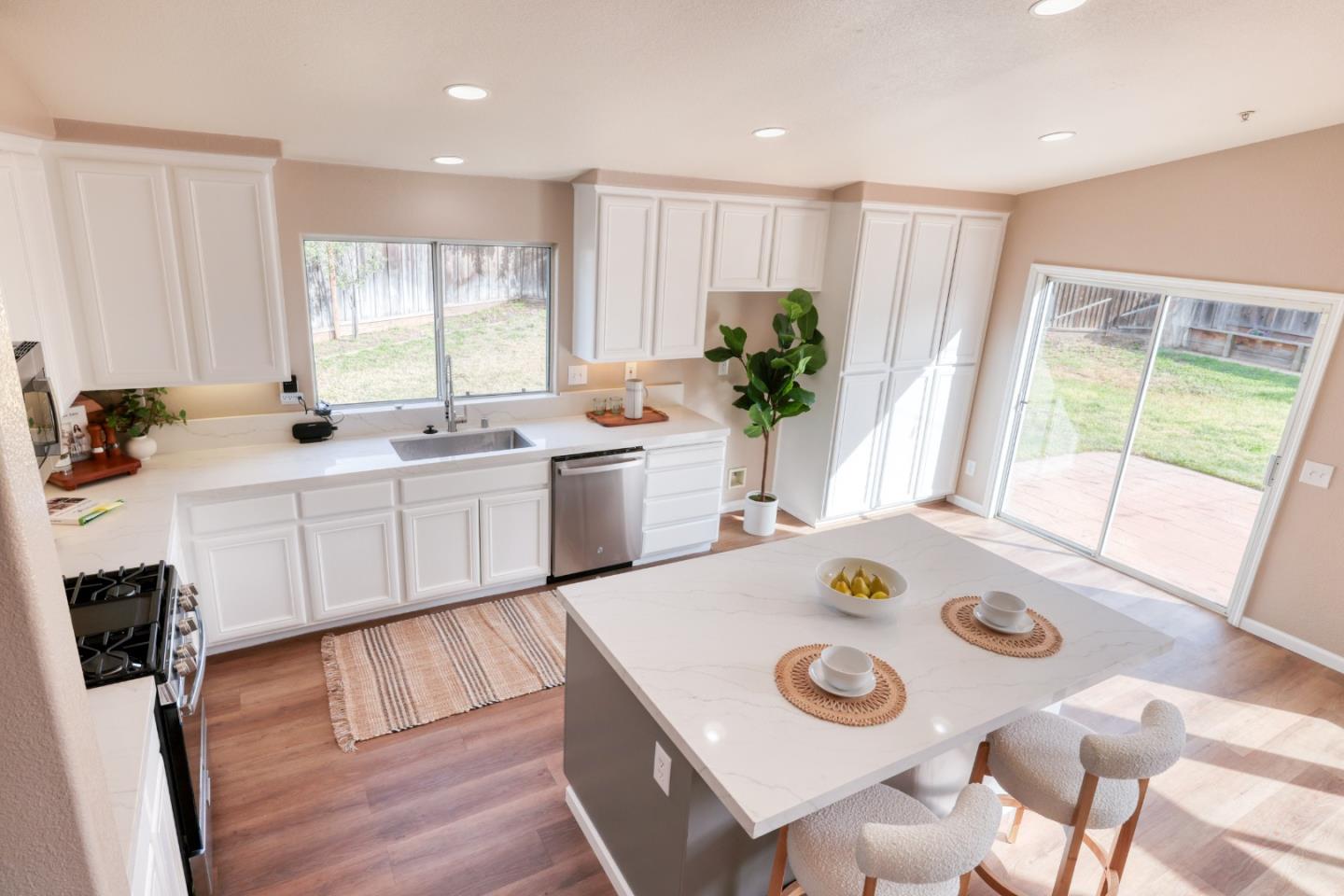 831 Mescal Court