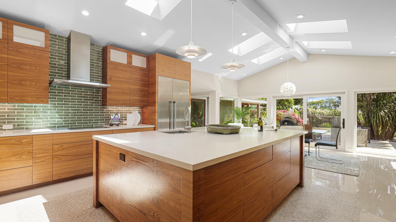 831 La Mesa Drive