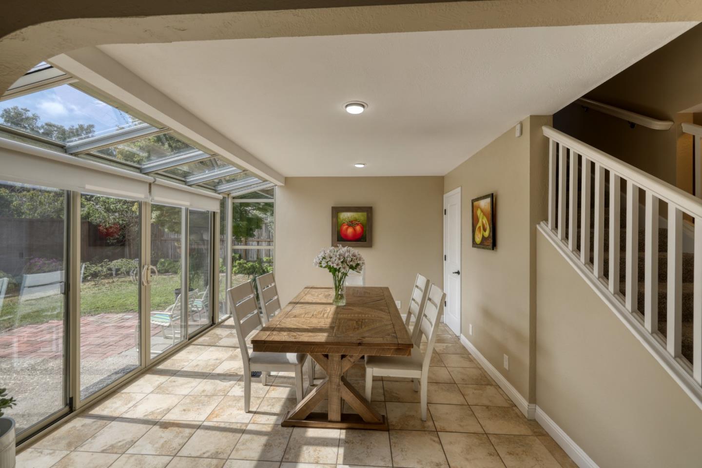 307 De La Vina Way