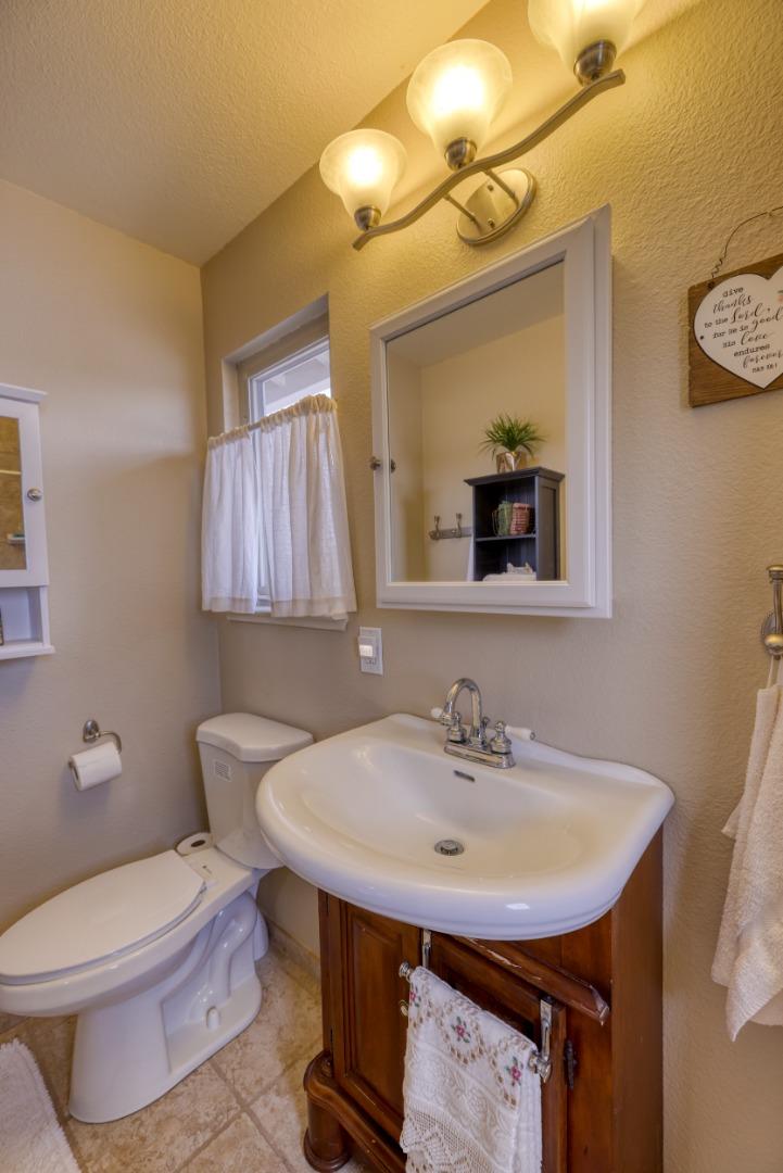 307 De La Vina Way